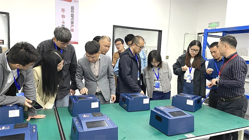 智火柴副總經(jīng)理——彭偉牽頭,組織了一場全方面而深入的企業(yè)參觀活動