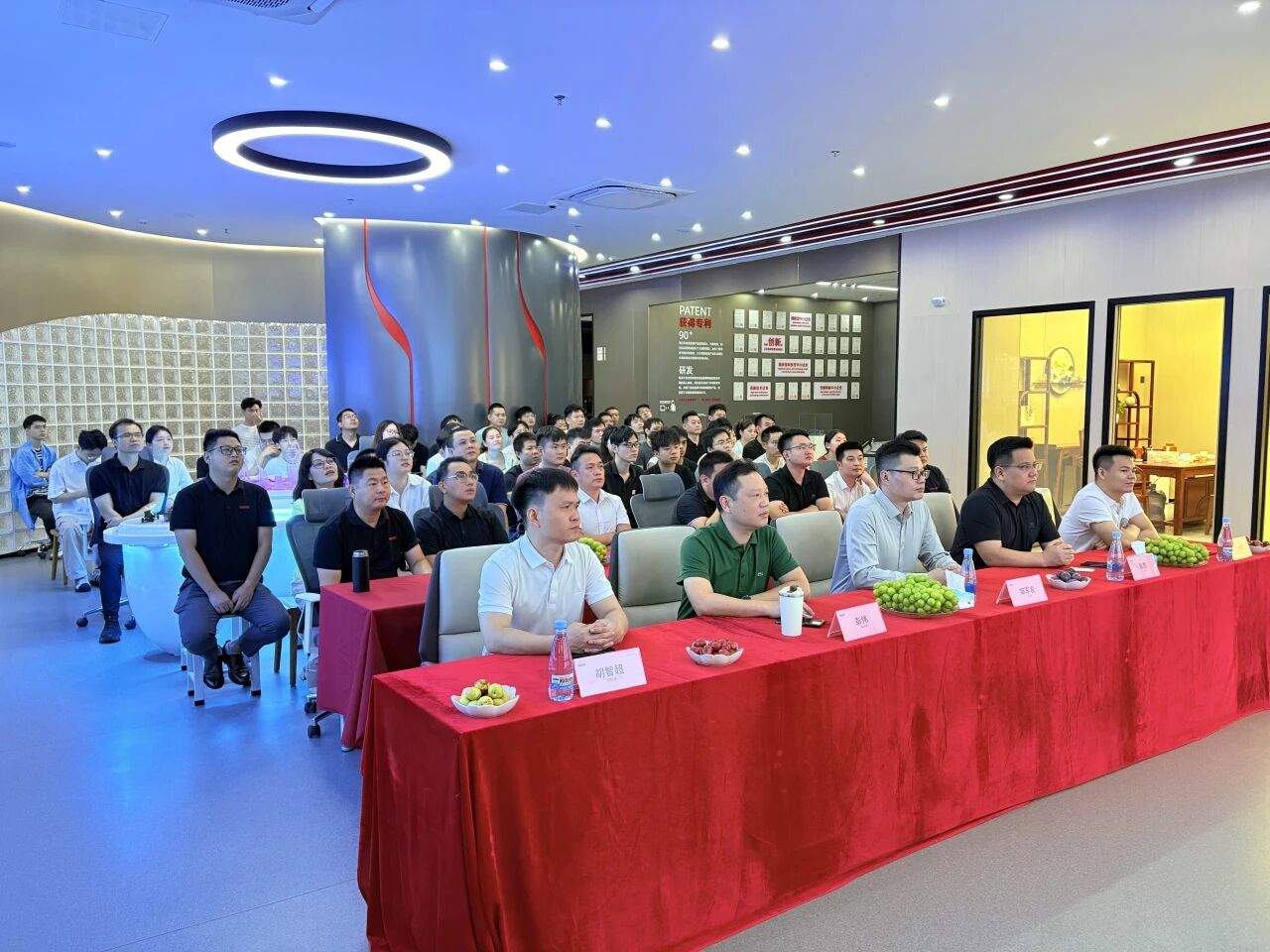 9.3從閱兵看中國智造底氣!智火柴以油品監(jiān)測實力護航 “國之重器” 圖1